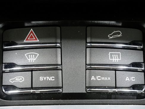 Used 2019 Porsche Macan image 19