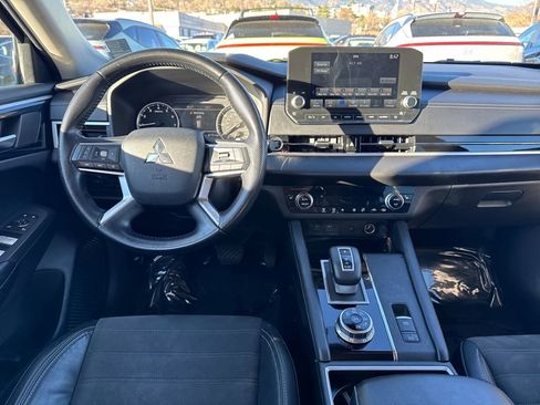 Used 2022 Mitsubishi Outlander SE image 44