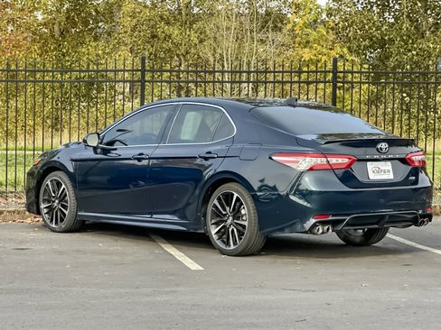 Used 2019 Toyota Camry XSE image 6