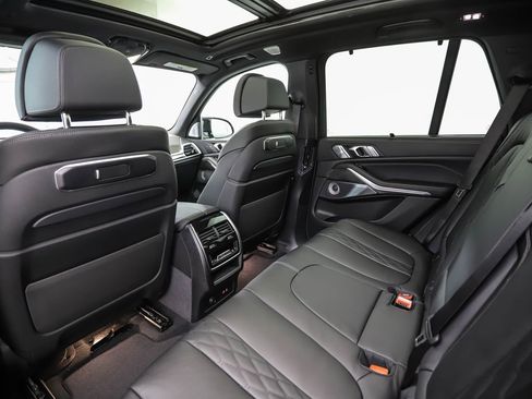 New 2026 BMW X5 M60i image 21