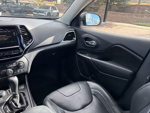 Used 2019 Jeep Cherokee Limited w/ Luxury Group AWD/4WD image 30