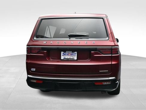 Used 2024 Jeep Wagoneer L Series II w/ Flexible Seating Group AWD/4WD image 4