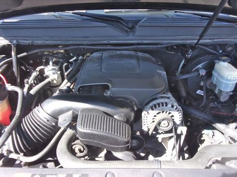 Used 2013 Chevrolet Tahoe LTZ image 19