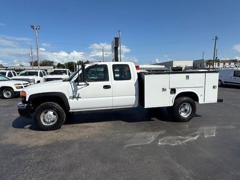 Used 2006 GMC Sierra 3500 W/T w/ Heavy-Duty Power Package image 8