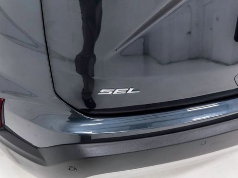 Used 2024 Ford Edge SEL image 5