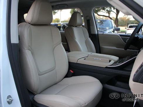 New 2026 INFINITI QX80 Pure AWD/4WD image 19
