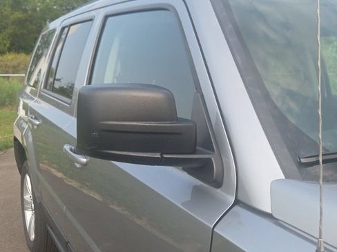 Used 2015 Jeep Patriot Latitude AWD/4WD image 5