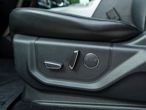 Used 2017 Ford F150 Lariat w/ Equipment Group 502A Luxury AWD/4WD image 23