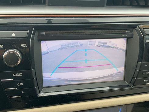 Used 2016 Toyota Corolla LE FWD image 18