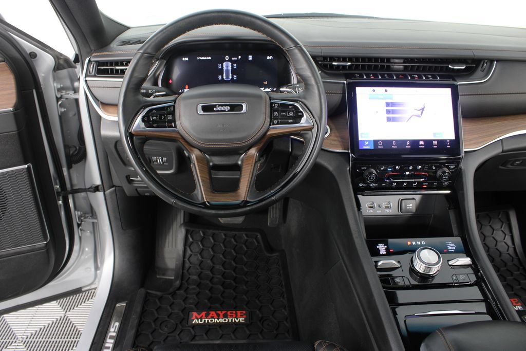 Used 2025 Jeep Grand Cherokee Summit w/ Obsidian Package AWD/4WD image 11