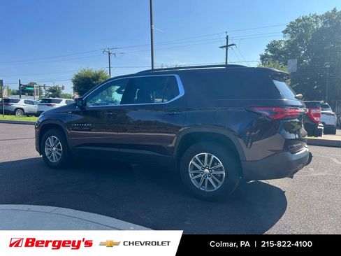 Used 2023 Chevrolet Traverse LT FWD image 4