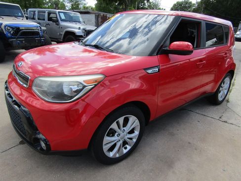 Used 2016 Kia Soul + image 1