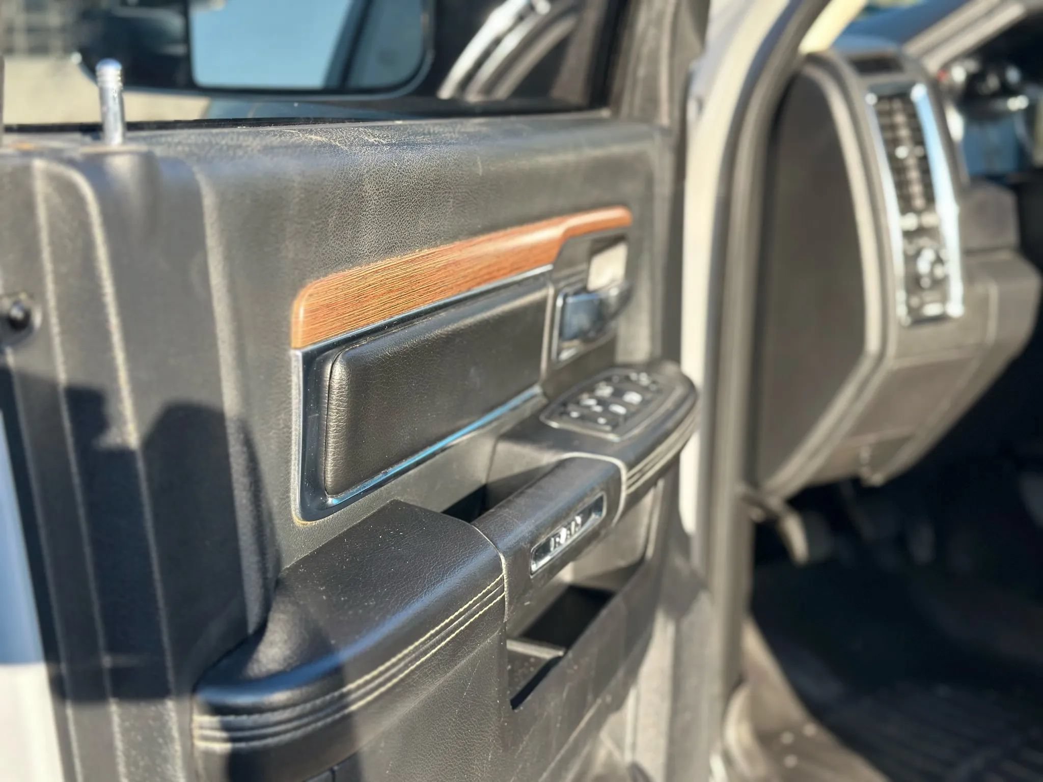 Used 2013 RAM 3500 Laramie AWD/4WD image 24