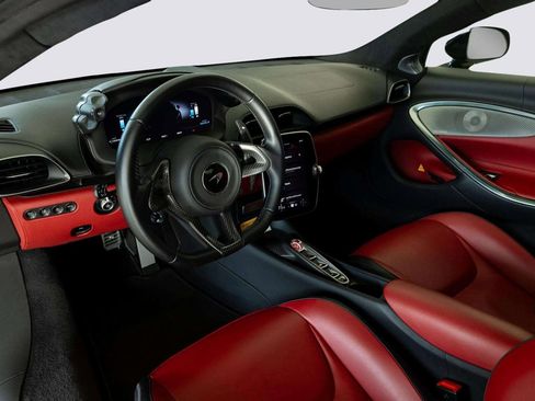 Used 2023 McLaren Artura Coupe image 13