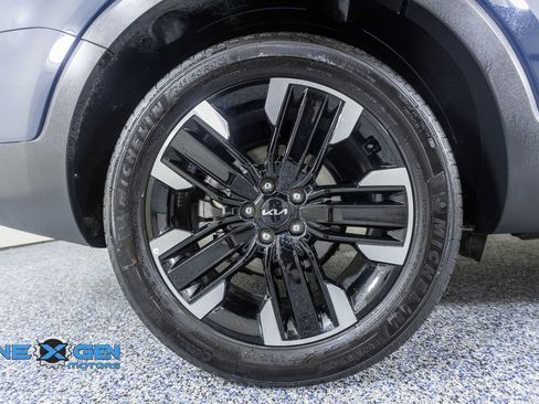 Used 2025 Kia Telluride SX w/ SX Captain's Chair Package AWD/4WD image 47