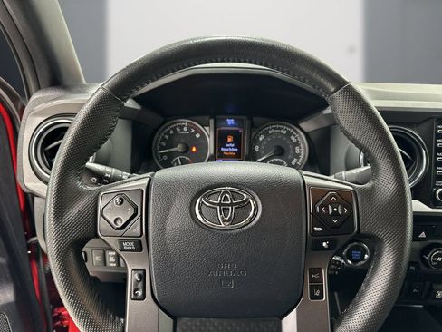 Used 2020 Toyota Tacoma TRD Sport w/ Technology Package AWD/4WD image 22