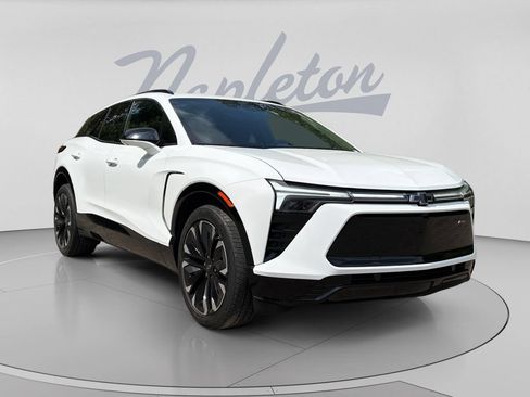 Used 2024 Chevrolet Blazer EV RS AWD/4WD image 3