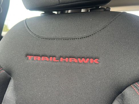 Used 2023 Jeep Renegade Trailhawk AWD/4WD image 22
