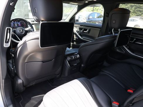 Used 2023 Mercedes-Benz S 500 4MATIC w/ AMG Line image 21