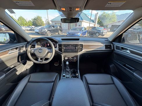 Used 2019 Volkswagen Atlas SEL R-Line AWD/4WD image 11