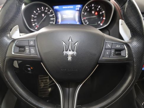 Used 2018 Maserati Levante GranSport image 45