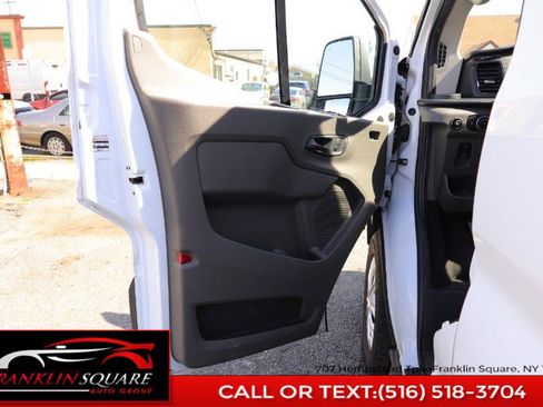 Used 2023 Ford Transit 350 XLT image 31