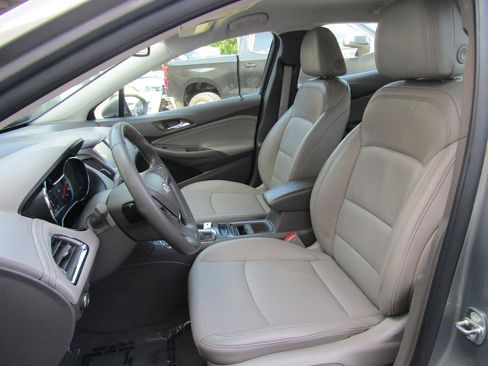 Used 2017 Chevrolet Cruze Premier w/ Enhanced Convenience Package FWD image 8