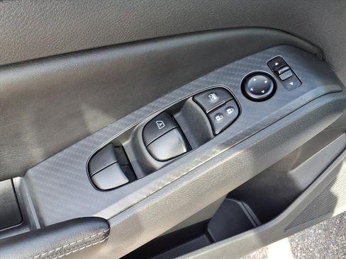 Used 2024 Nissan Altima 2.5 SV image 16