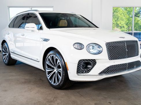 Used 2021 Bentley Bentayga AWD/4WD image 4