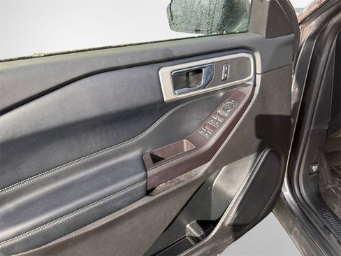 Used 2020 Ford Explorer XLT w/ Equipment Group 202A image 14