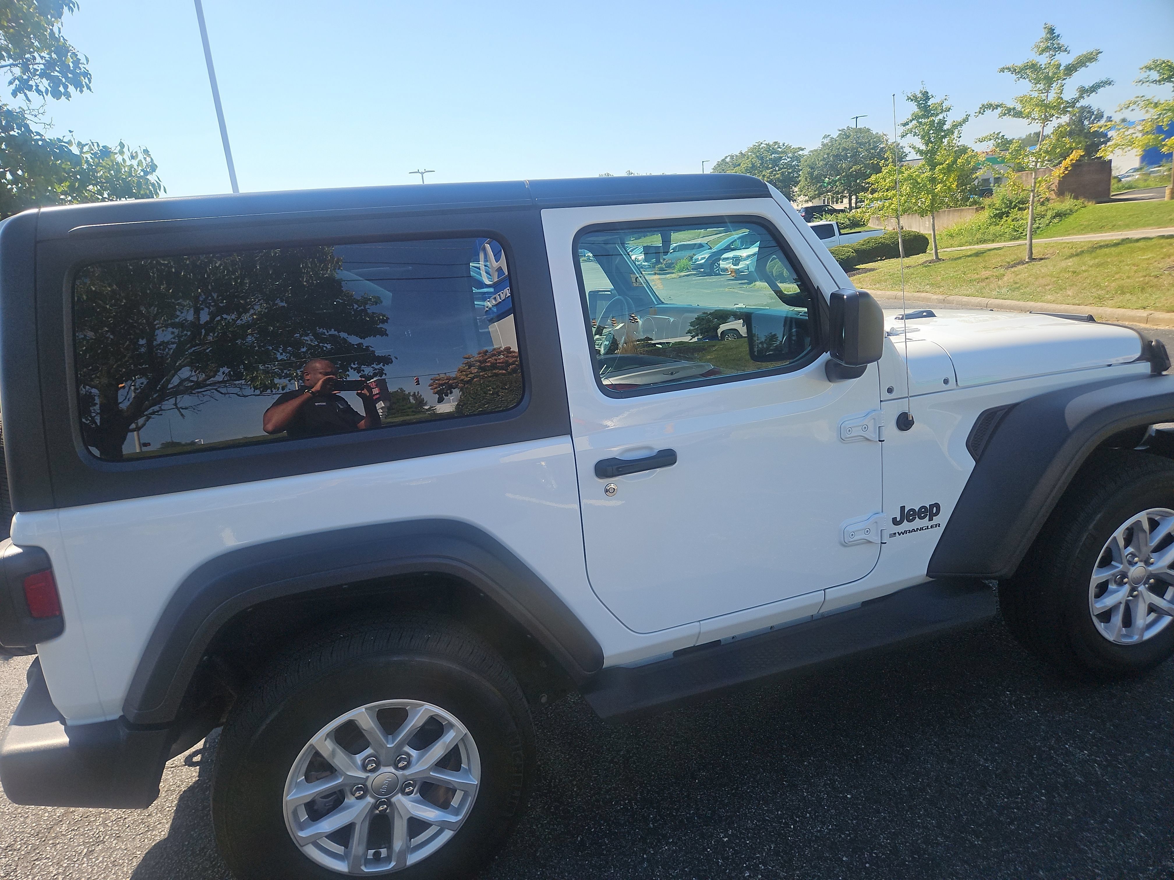Used 2023 Jeep Wrangler Sport AWD/4WD image 14