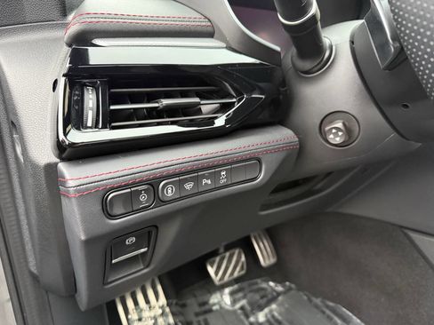 Used 2023 Acura MDX A-Spec image 17