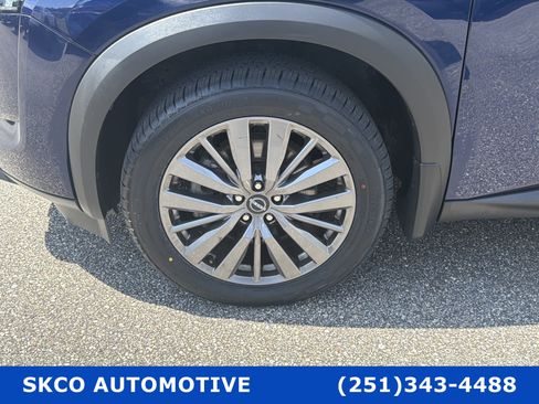 Used 2023 Nissan Pathfinder SL w/ SL Premium Package FWD image 9