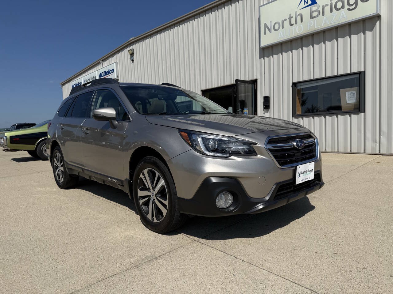 Used 2018 Subaru Outback 2.5i Limited AWD/4WD image 1