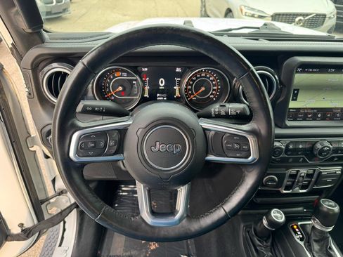 Used 2020 Jeep Wrangler Unlimited Sahara AWD/4WD image 26