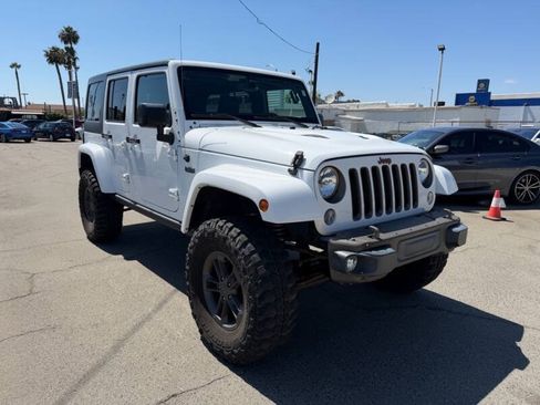 Used 2016 Jeep Wrangler Unlimited Sahara AWD/4WD image 4
