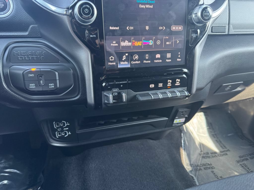 Used 2026 RAM 2500 Laramie AWD/4WD image 31