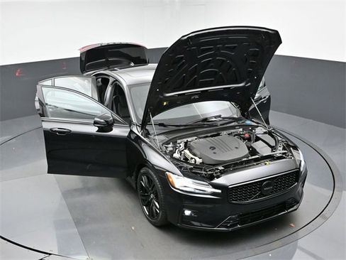 Used 2023 Volvo S60 B5 Plus w/ Climate Package image 48