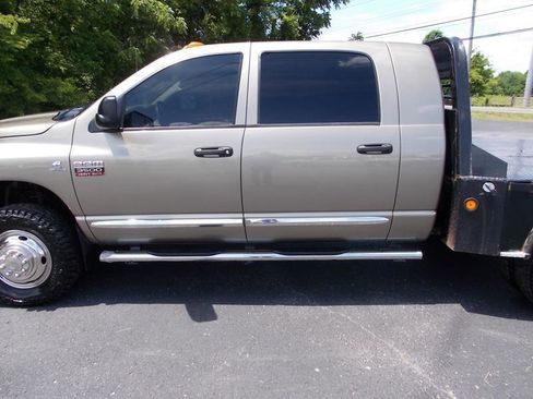 Used 2009 Dodge Ram 3500 Truck Laramie AWD/4WD image 6