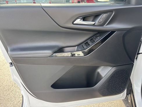 Used 2026 Chevrolet Equinox LT image 27