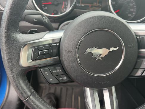 Used 2017 Ford Mustang Coupe RWD image 15