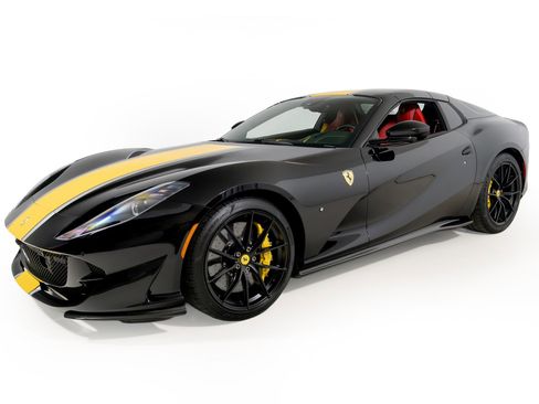 Used 2021 Ferrari 812 GTS RWD image 2