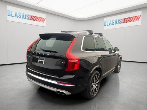 Used 2021 Volvo XC90 T6 Inscription w/ Lounge Package AWD/4WD image 3