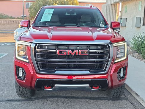 Used 2024 GMC Yukon AT4 w/ Technology Package image 2
