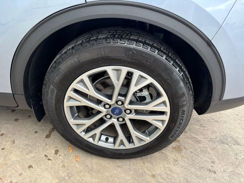 Used 2022 Ford Escape SEL image 5