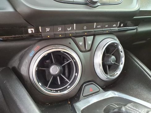 Used 2019 Chevrolet Camaro LT image 15