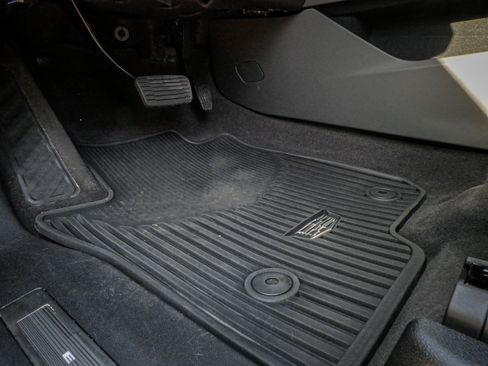 Used 2026 Cadillac Escalade ESV Platinum Sport w/ LPO, ONYX Package image 17