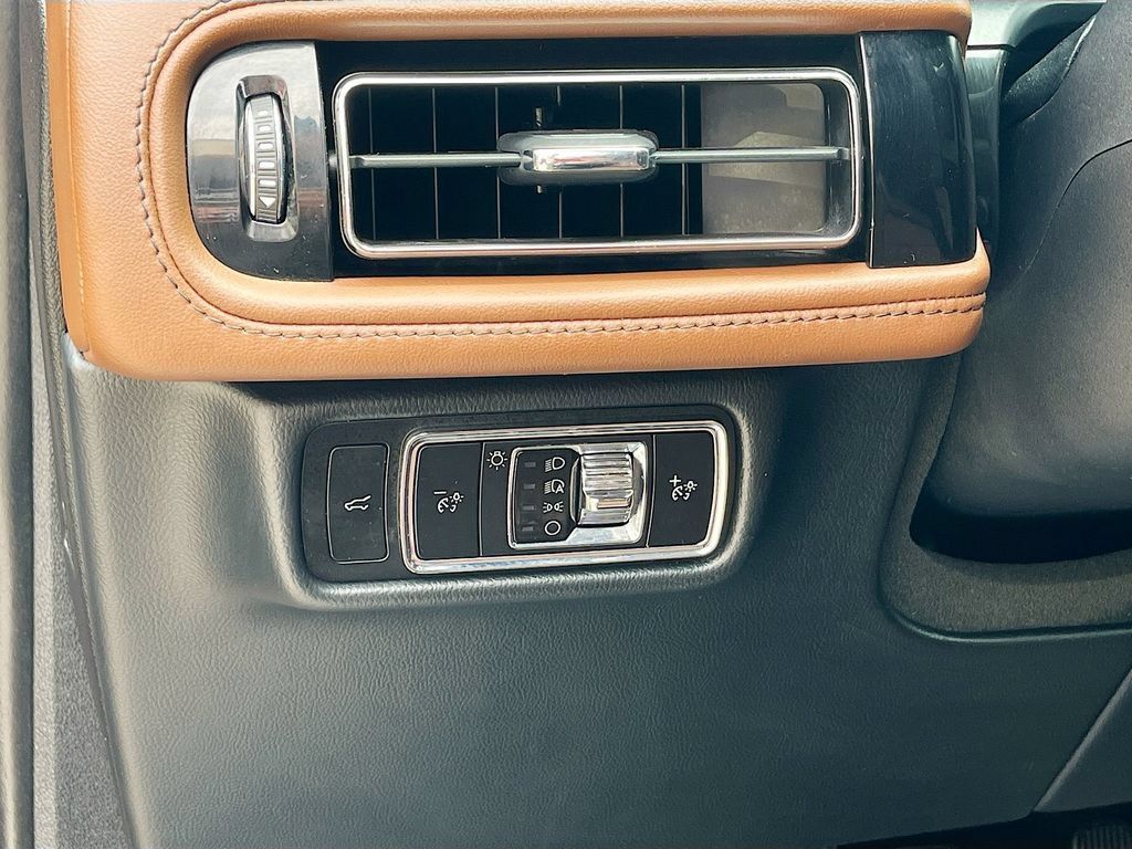 Used 2023 Lincoln Aviator Reserve w/ Equipment Group 201A AWD/4WD image 10