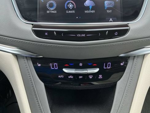 Used 2017 Cadillac XT5 Luxury w/ Driver Awareness Package FWD image 17