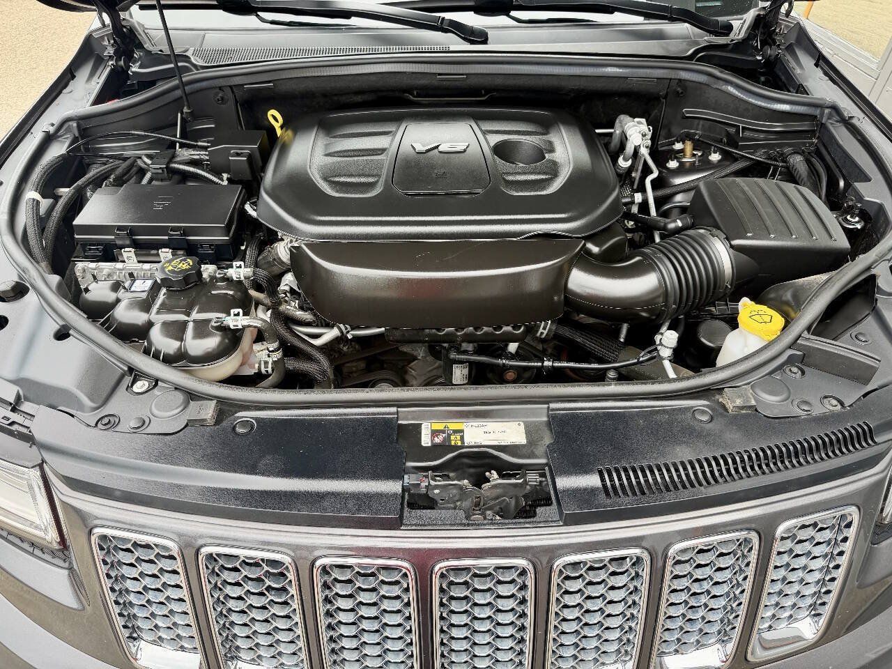 Used 2016 Jeep Grand Cherokee Summit AWD/4WD image 16